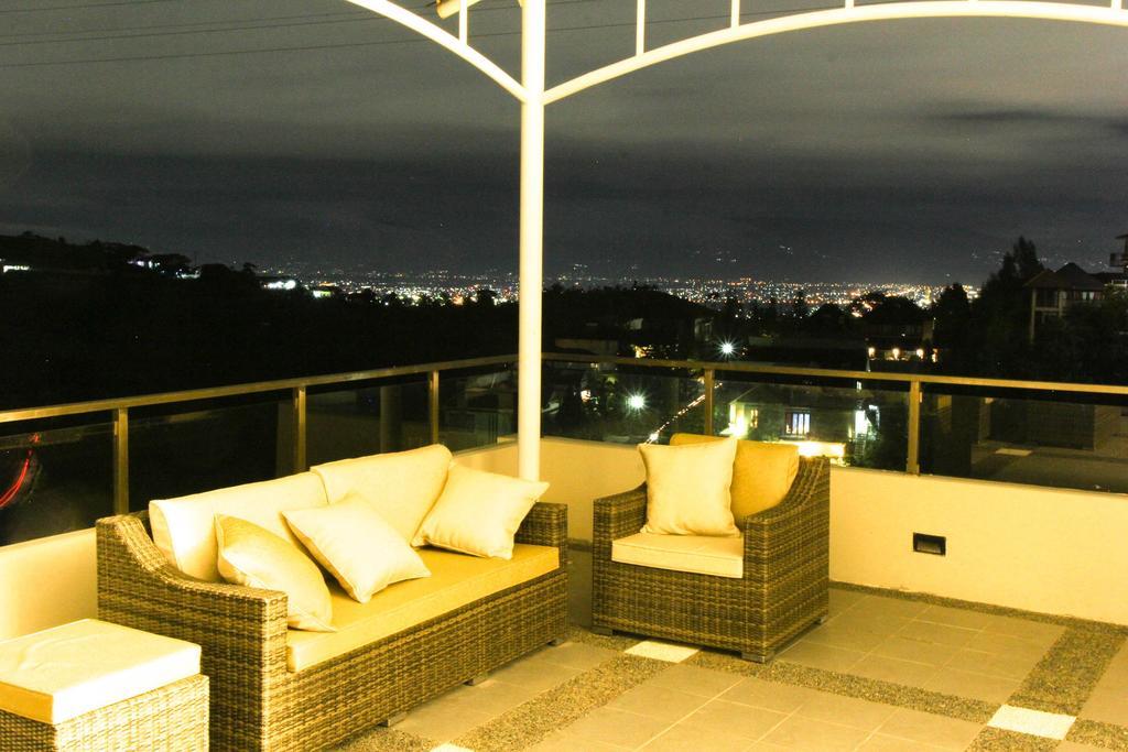 Daily Home Villa Dago Bandung Zimmer foto