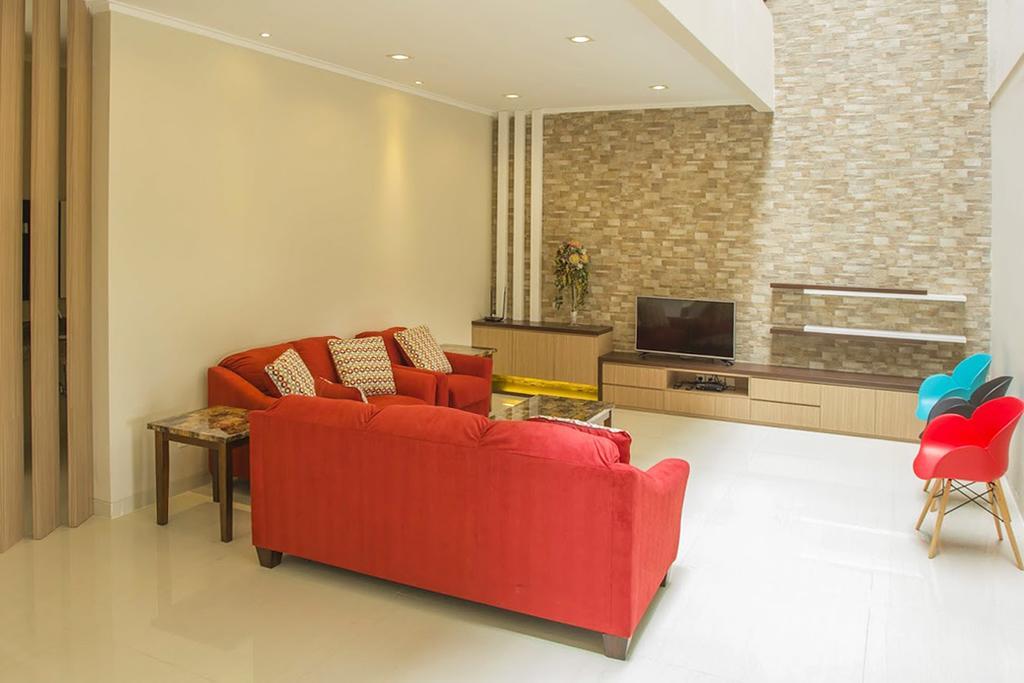 Daily Home Villa Dago Bandung Zimmer foto